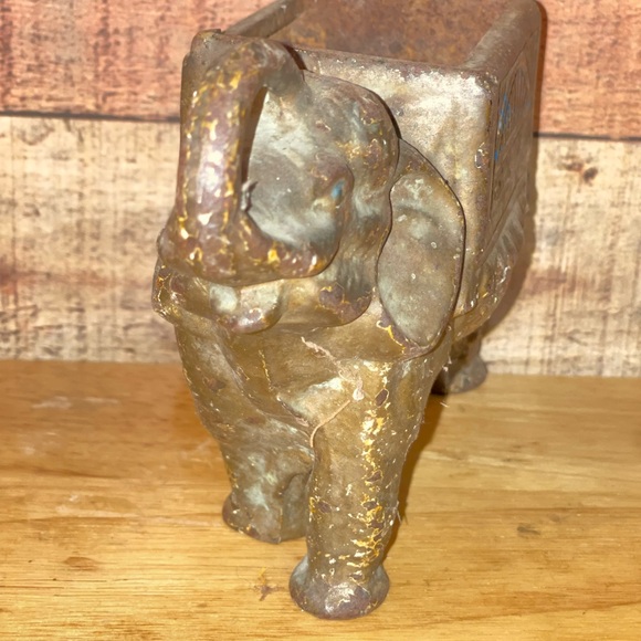 Vintage cast iron elephant decor planter - Picture 3 of 7